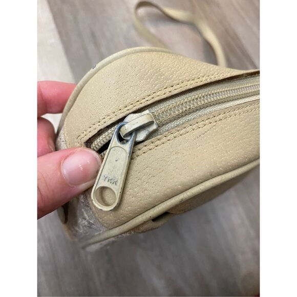 GUCCI Centennial Line Shoulder Bag GG PVC Leather White- VINTAGE PRELOVED FIXER - Picture 11 of 16